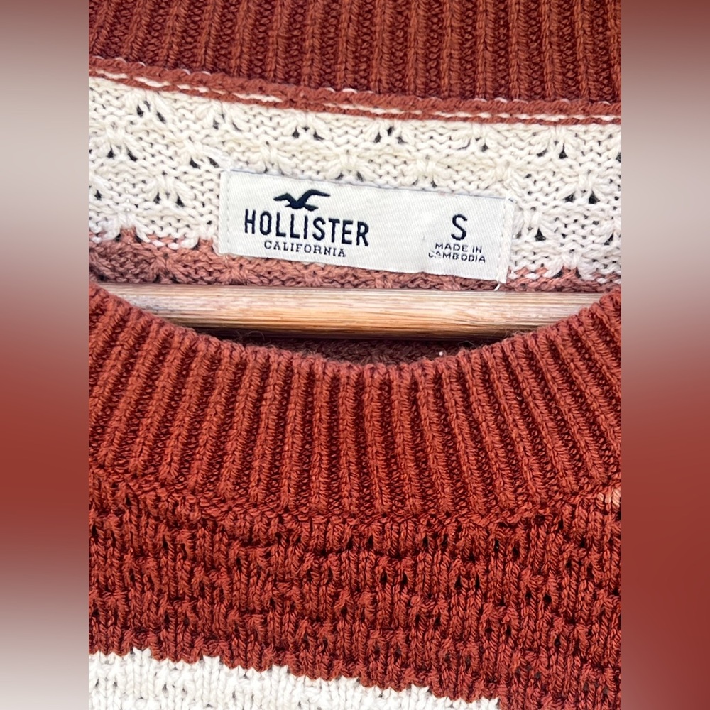 Hollister Textured Crewneck Striped Sweater - Picture 8 of 11